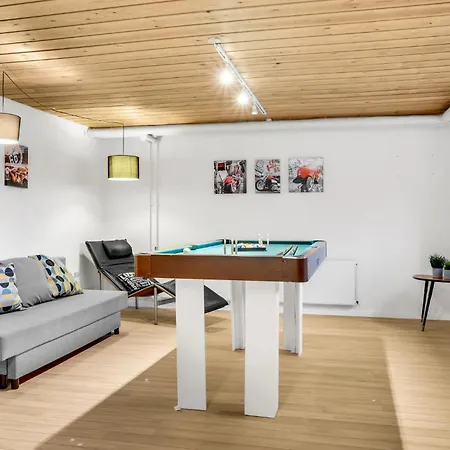 5 Bedroom Stunning In Сasa de vacaciones Gilleleje