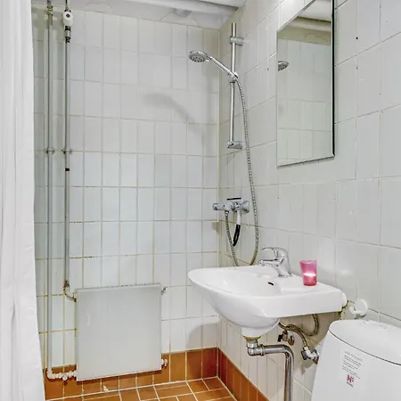 5 Bedroom Stunning In Сasa de vacaciones Gilleleje