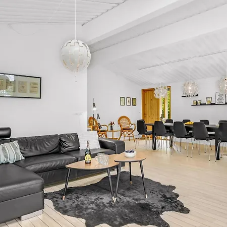 5 Bedroom Stunning In * Gilleleje