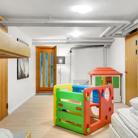 Сasa de vacaciones 5 Bedroom Stunning In *